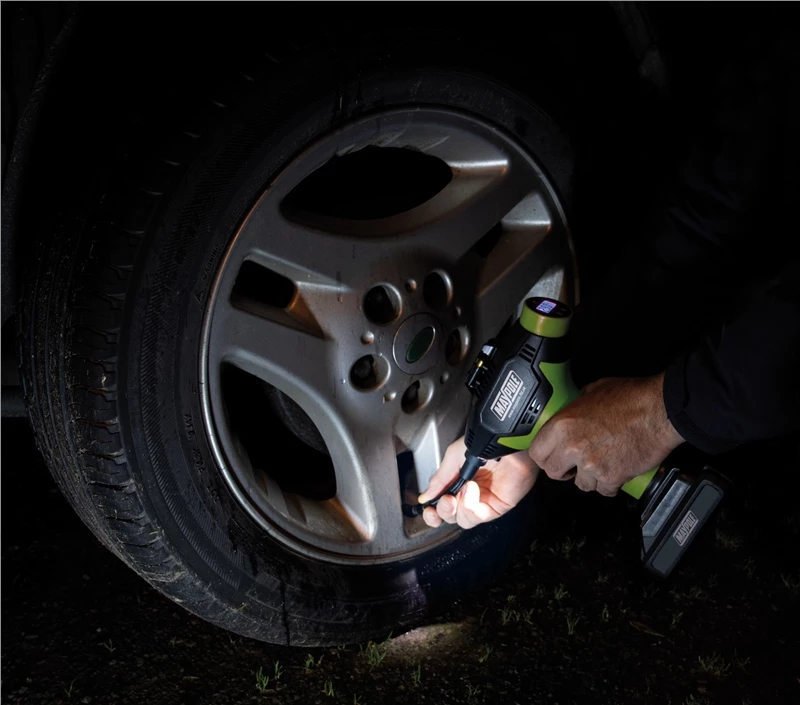 Maypole Lithium Ion Handheld Compressor 6 Maypole Lithium Ion Handheld Compressor - Image 4