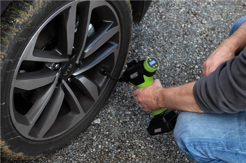 Maypole Lithium Ion Handheld Compressor 9 Maypole Lithium Ion Handheld Compressor - Image 7